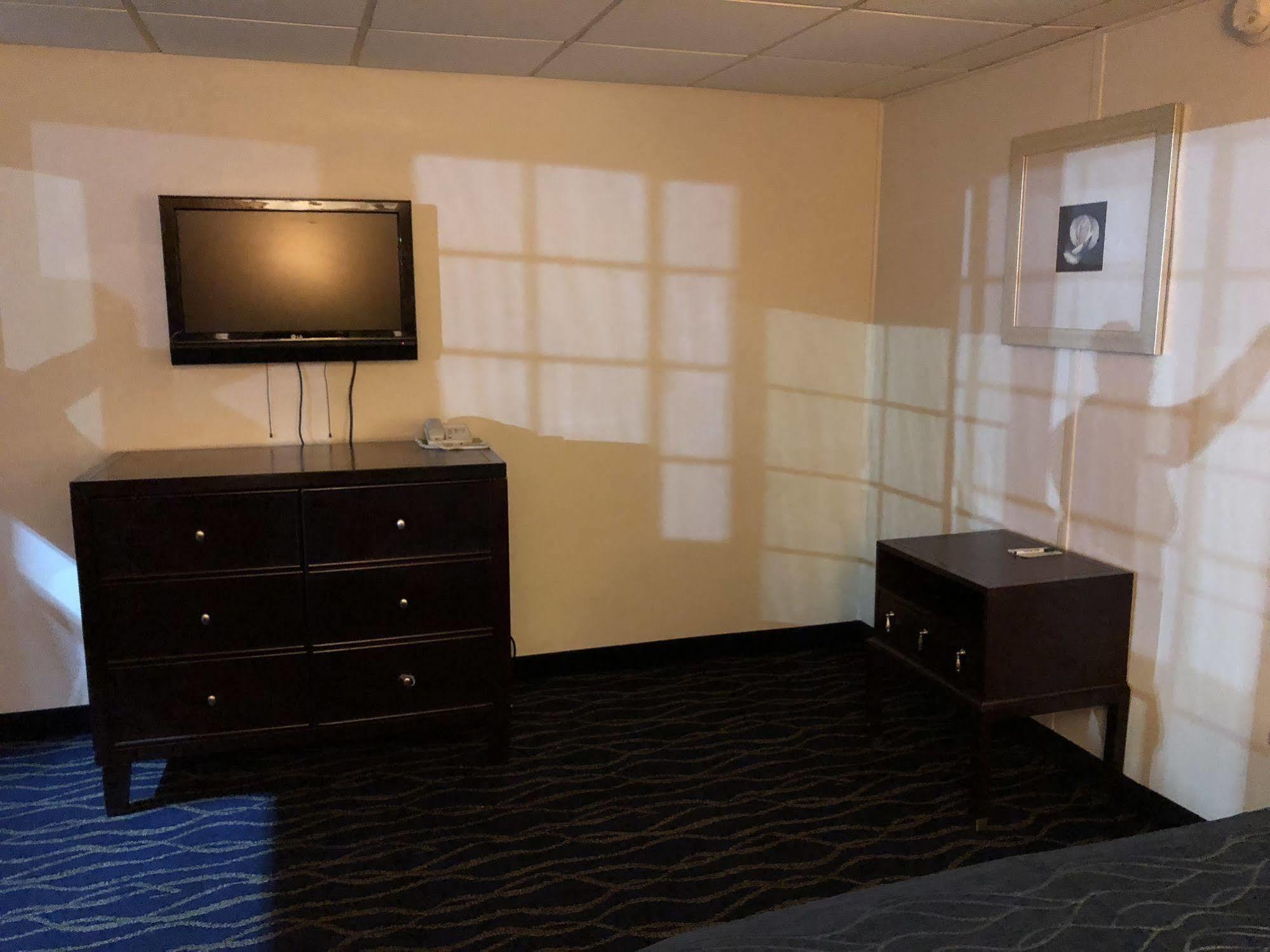 Rodeway Inn Harlan エクステリア 写真