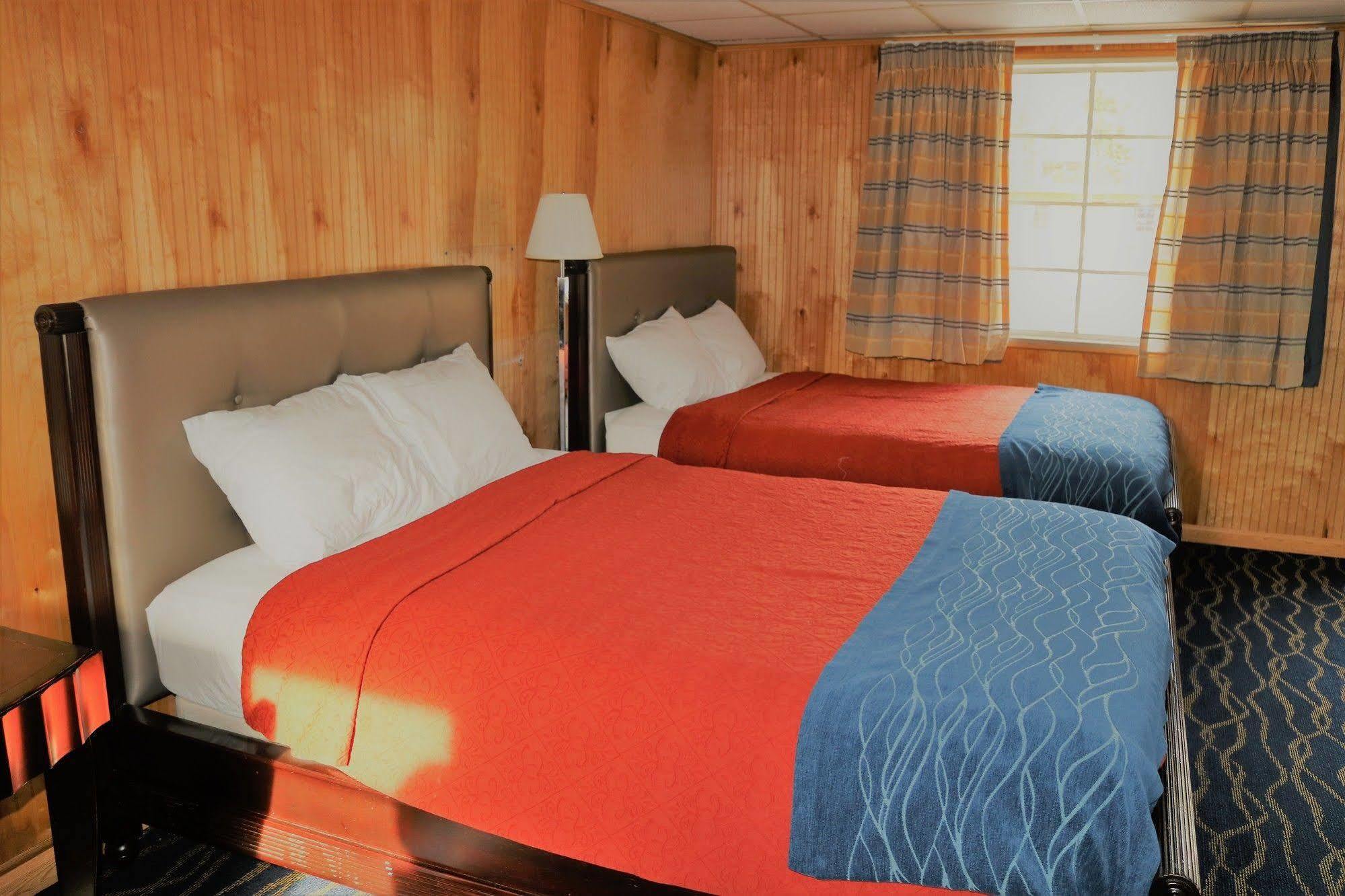 Rodeway Inn Harlan エクステリア 写真