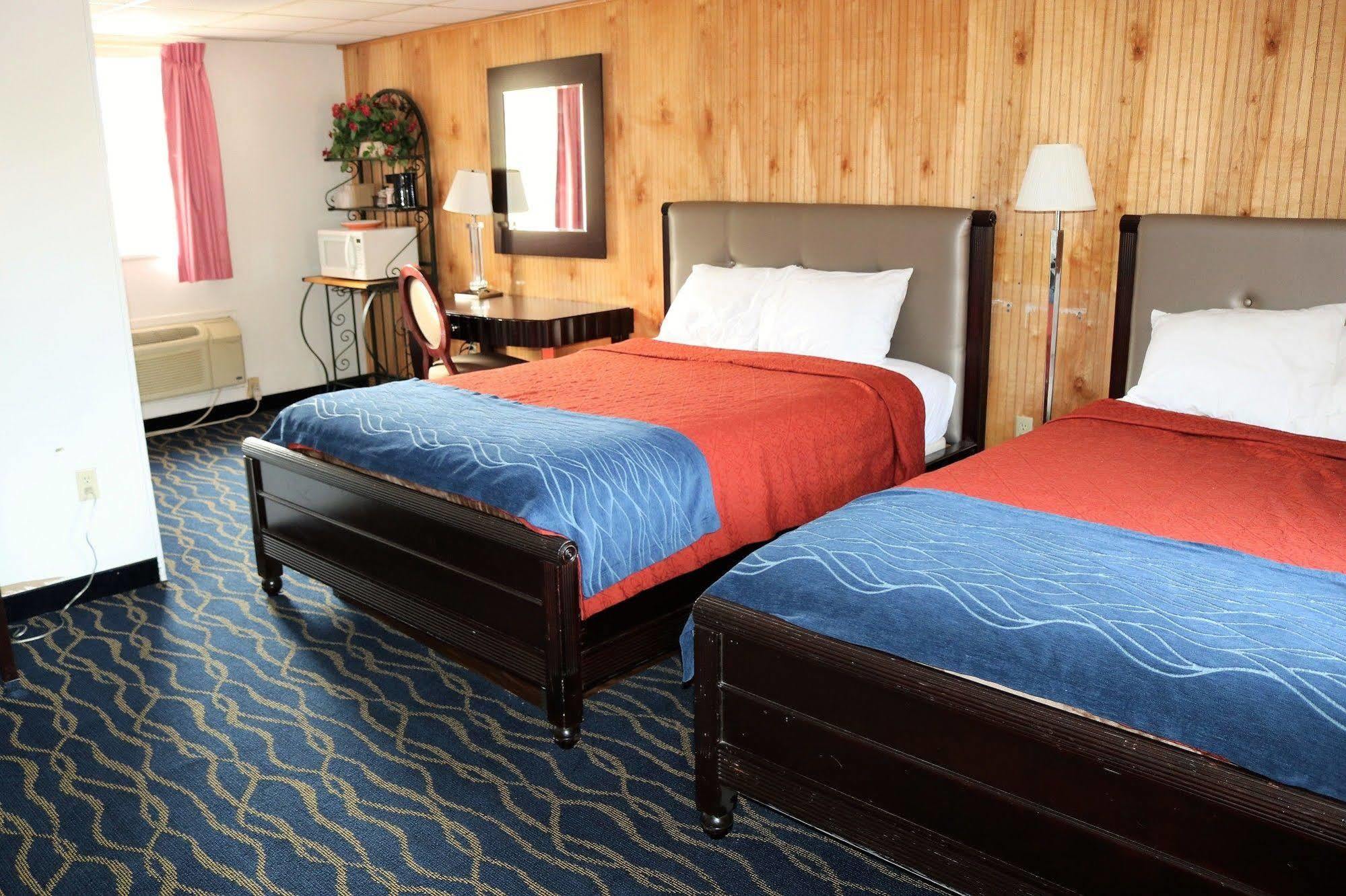 Rodeway Inn Harlan エクステリア 写真
