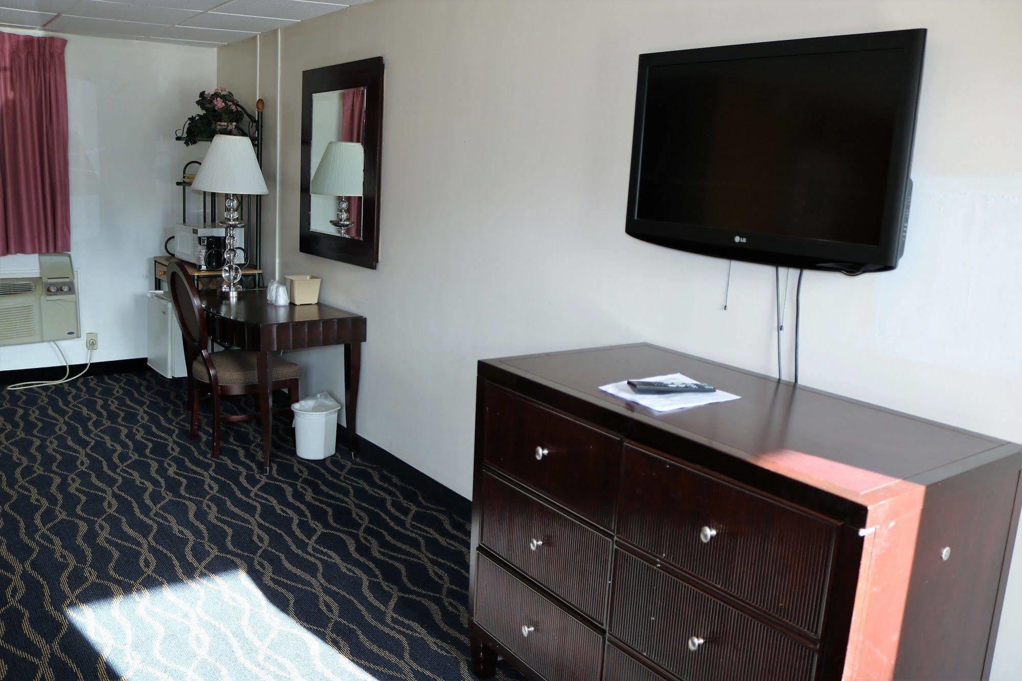 Rodeway Inn Harlan エクステリア 写真
