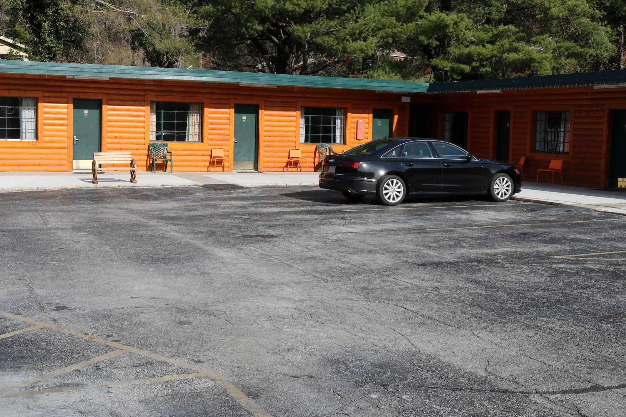 Rodeway Inn Harlan エクステリア 写真