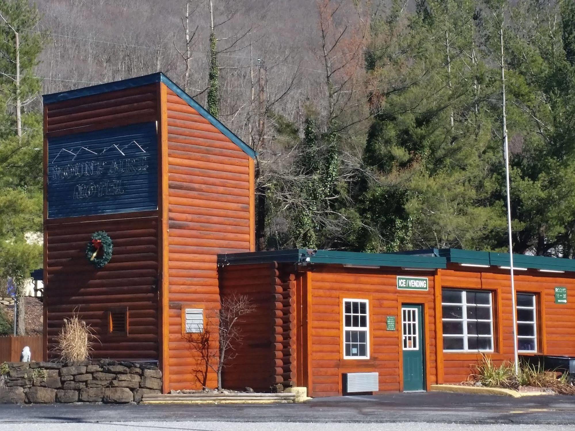 Rodeway Inn Harlan エクステリア 写真