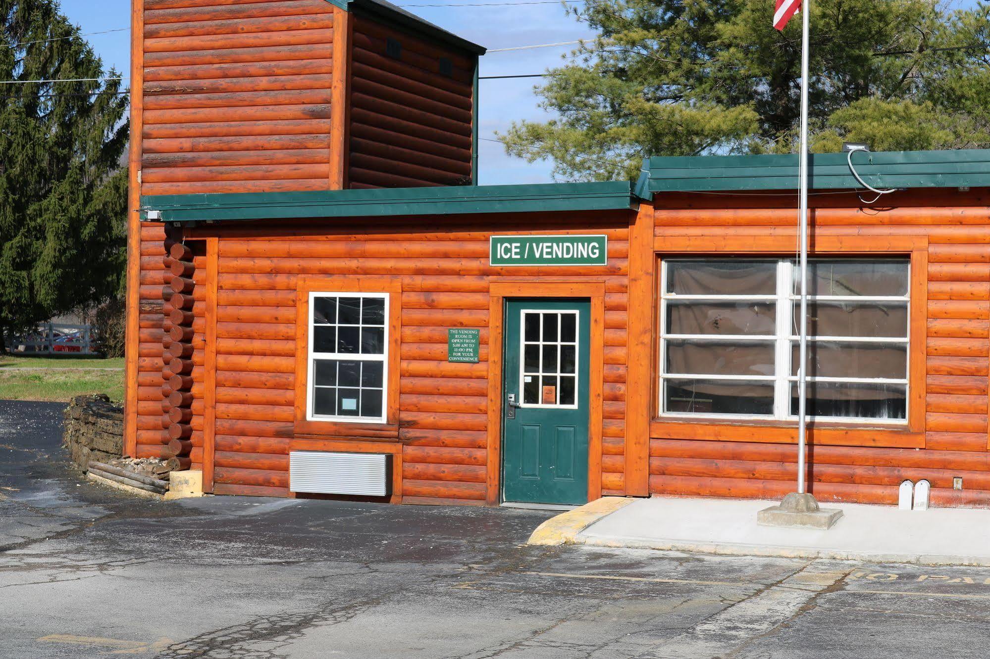 Rodeway Inn Harlan エクステリア 写真