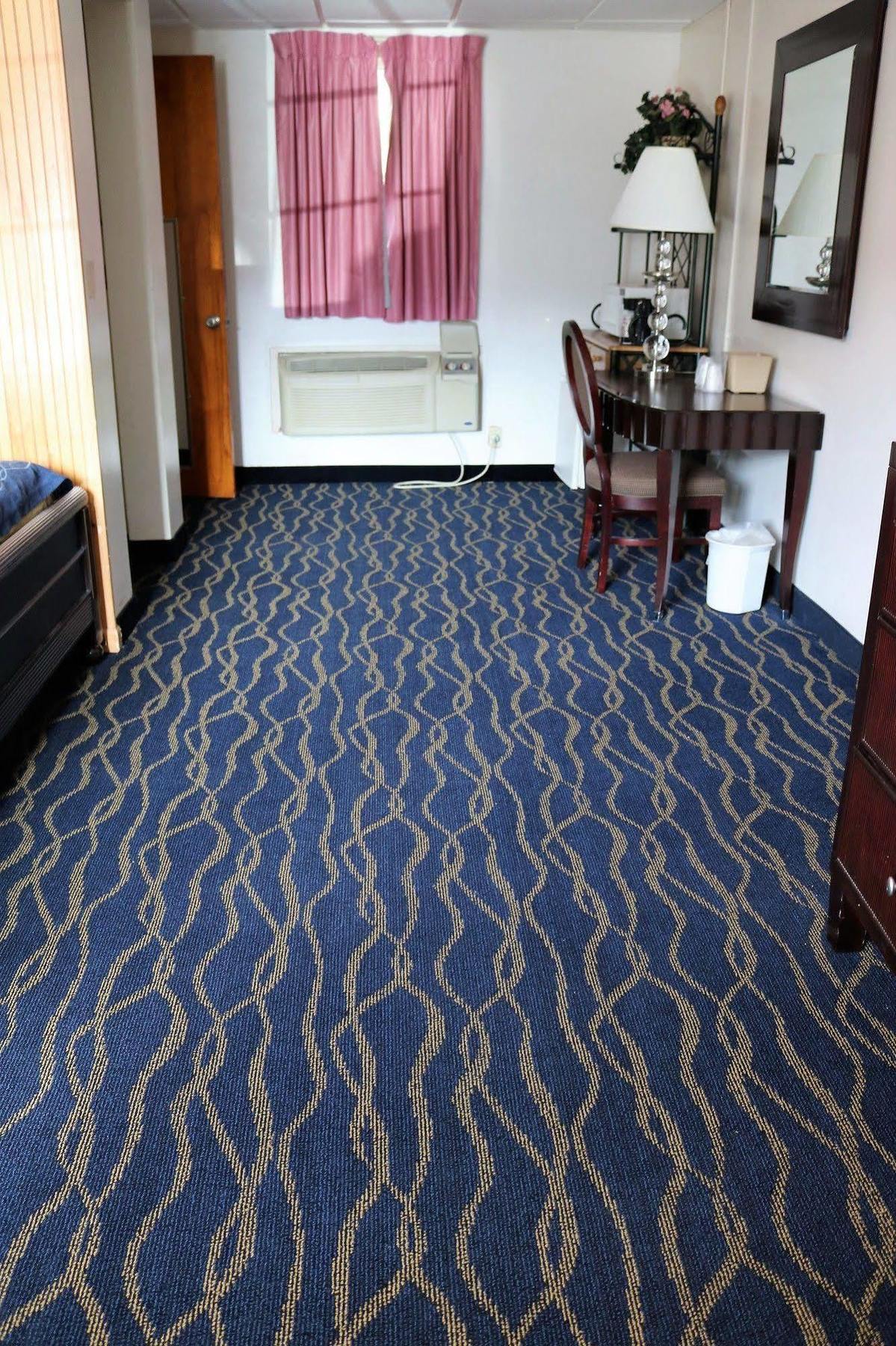 Rodeway Inn Harlan エクステリア 写真